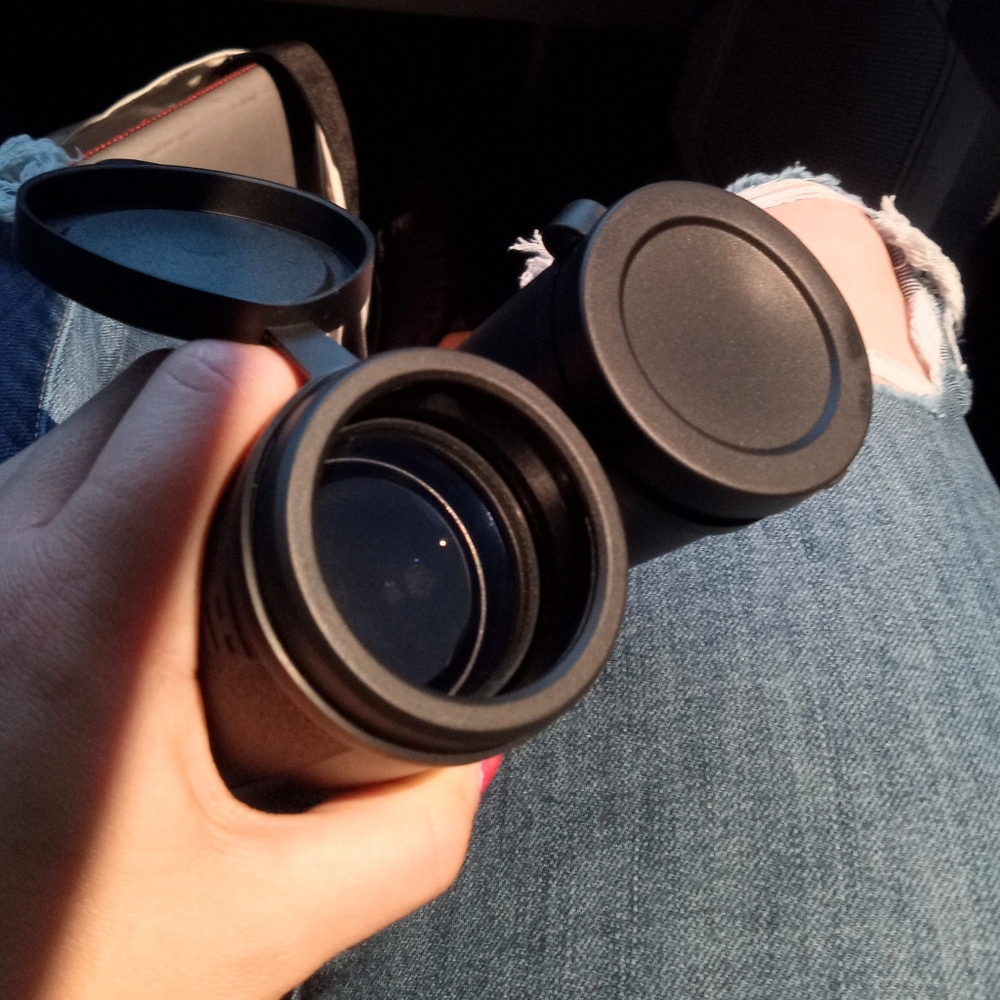 BUSHNELL Binoculars